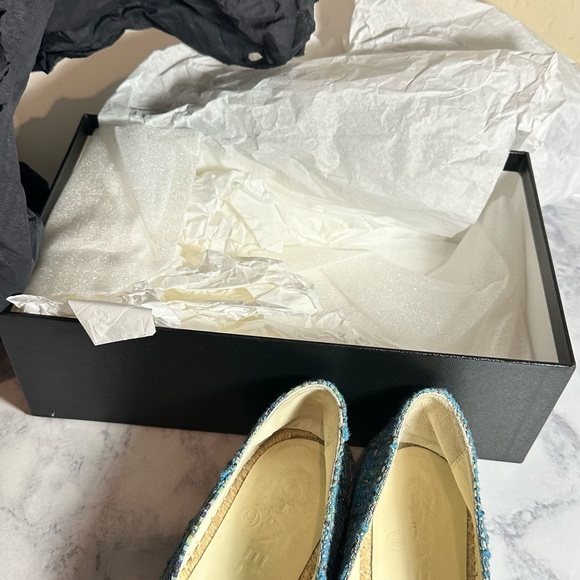 Chanel Leather & Tweed Espadrilles 40 - Picture 9 of 11